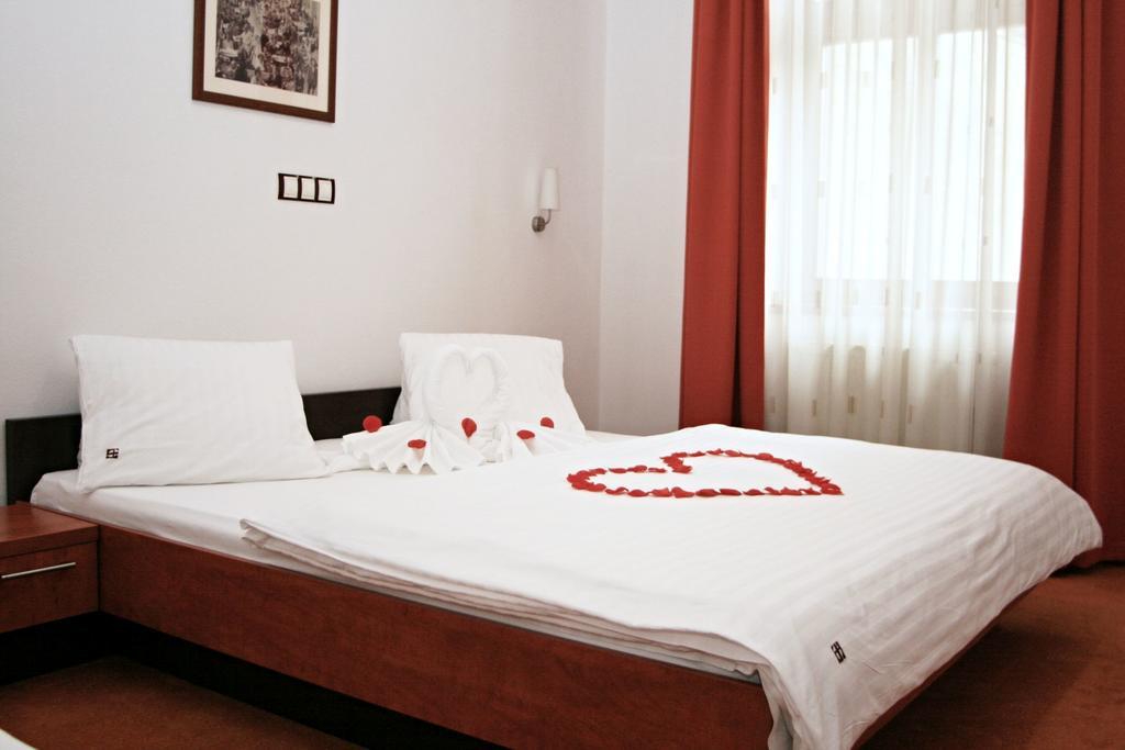 Garni Hotel Praha 트렌시안스케테플리스 외부 사진